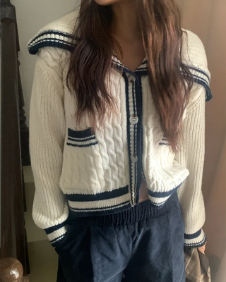 Two-tone twisted color knit cardigan