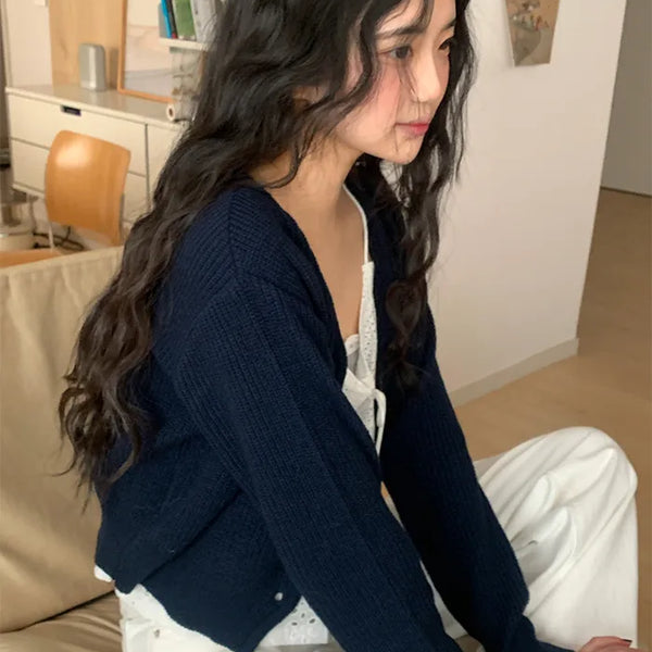 Slim V-neck knit cardigan