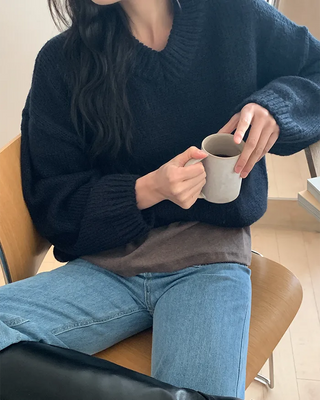 V-neck alpaca loose fit wool knit
