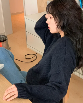 V-neck alpaca loose fit wool knit