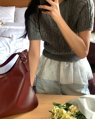 Ribbon V-neck short-sleeved knit