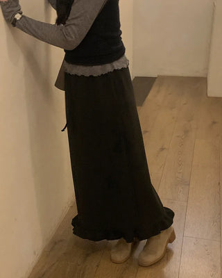Frilled suede long skirt