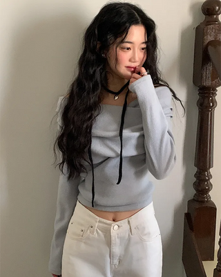 Fleece-lined shirred off-shoulder T-shirt