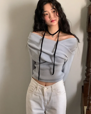 Fleece-lined shirred off-shoulder T-shirt