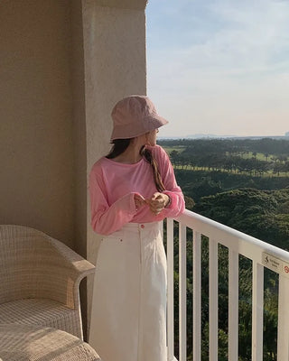 Colored long-sleeved T-shirt