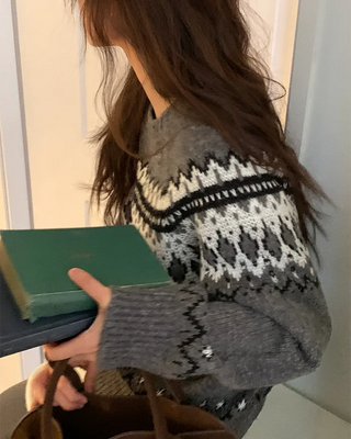 Nordic snowflake pattern knit