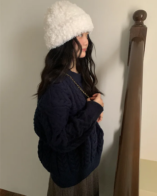 Soft Loose Fit Twisted Round Knit