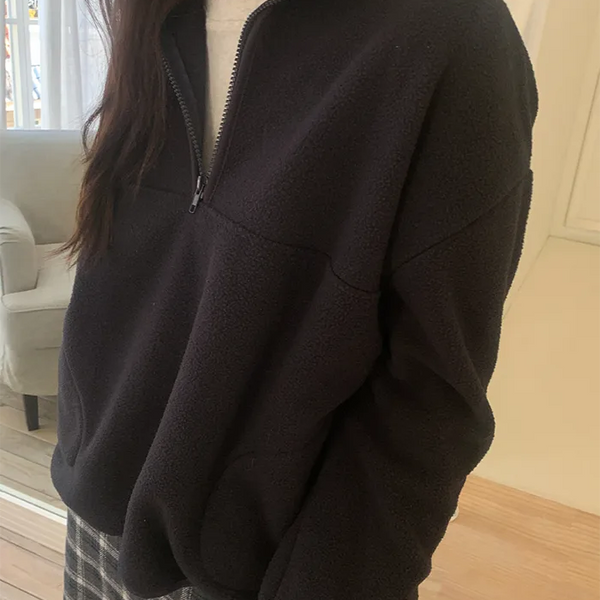 Two-tone fleece half-zip sweatshirt