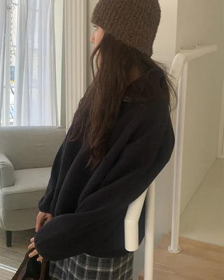 Two-tone fleece half-zip sweatshirt