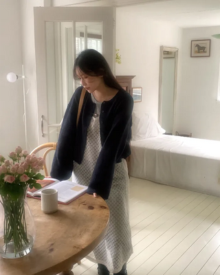 Round cardigan