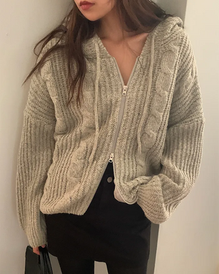 Loose-fit twisted knit hoodie