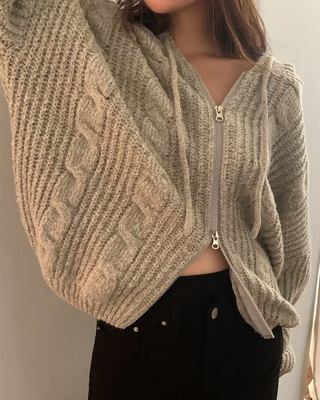 Loose-fit twisted knit hoodie