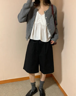 Classic pleated shorts