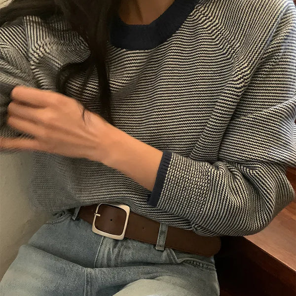 Striped round knit