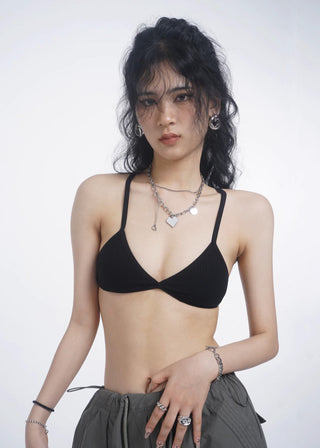 One-piece seamless triangle cup vest
