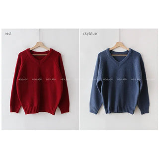 Colored V-neck knit