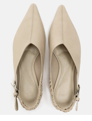 Pointed buckle straps flat sandals