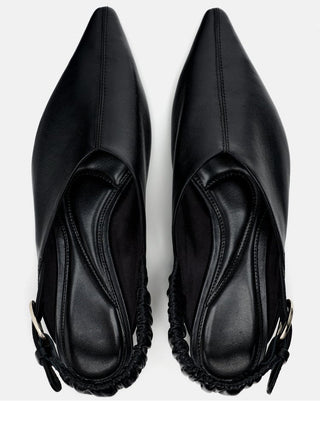Pointed buckle straps flat sandals
