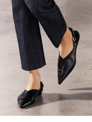 Pointed buckle straps flat sandals