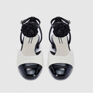 Low-heeled beach sandals