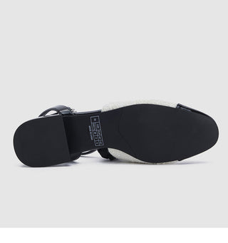 Low-heeled beach sandals