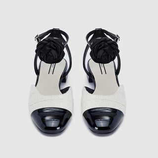 Low-heeled beach sandals