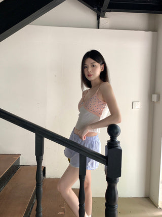 V neck lace small floral top