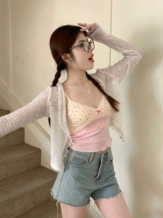 V neck lace small floral top