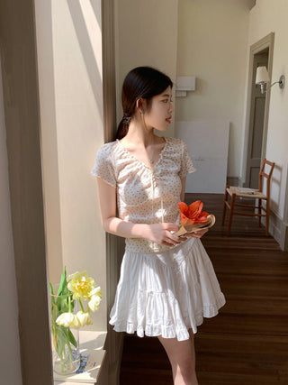 Short-Sleeve V-Neck Floral Lace Panel Tee