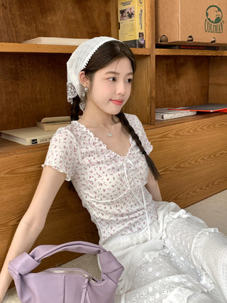 Short-Sleeve V-Neck Floral Lace Panel Tee