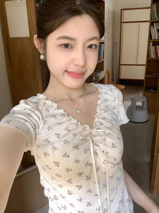 Short-Sleeve V-Neck Floral Lace Panel Tee