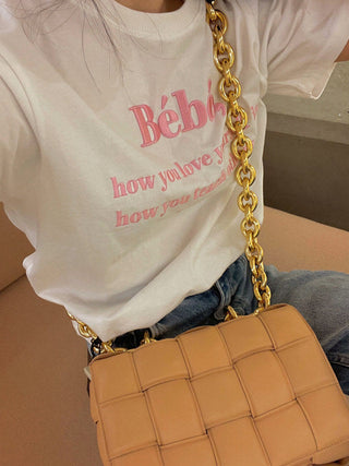 Embroidery round neck T -shirt