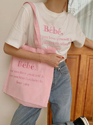 Embroidery round neck T -shirt
