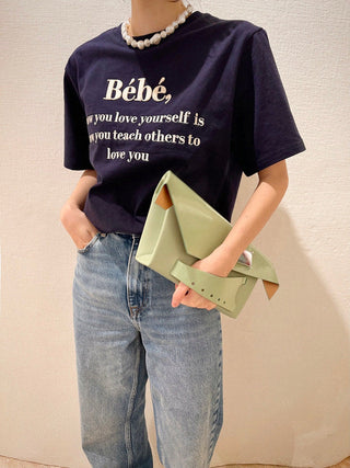 Embroidery round neck T -shirt
