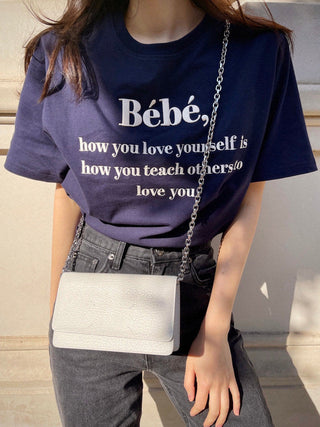 Embroidery round neck T -shirt