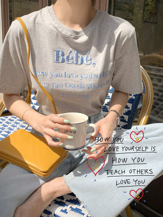 Embroidery round neck T -shirt