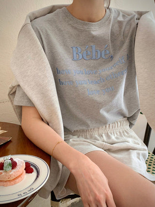 Embroidery round neck T -shirt