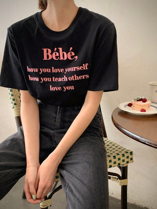 Embroidery round neck T -shirt