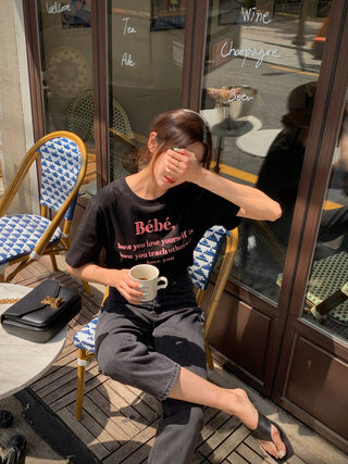 Embroidery round neck T -shirt