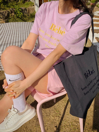 Embroidery round neck T -shirt