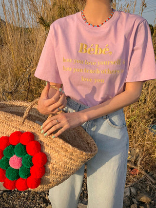 Embroidery round neck T -shirt
