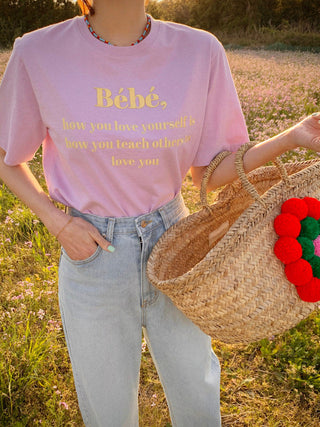 Embroidery round neck T -shirt