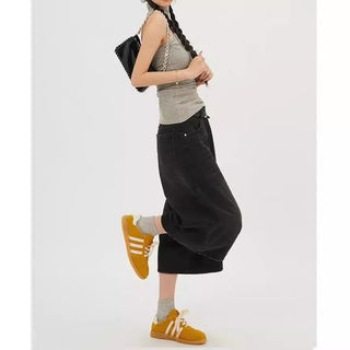 Light-washed denim jorts