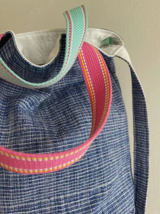 blue simple one-shoulder cloth bag