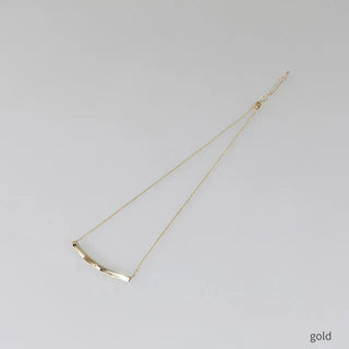 flies necklace