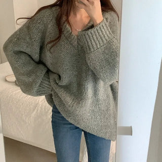 V-neck loose-fit knit