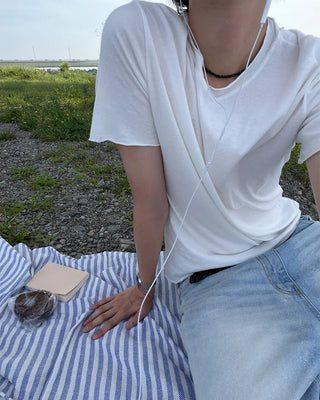 Cut-off point short-sleeved T-shirt