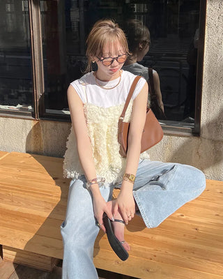Simple sleeveless T-shirt