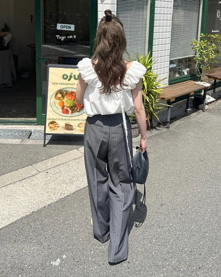 Shoulder puff shirring blouse