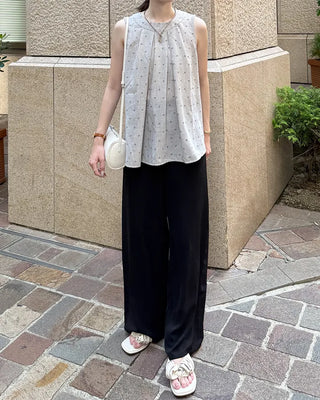 Heart pattern sleeveless blouse